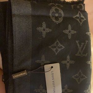Louis Vuitton Shaw/scarf